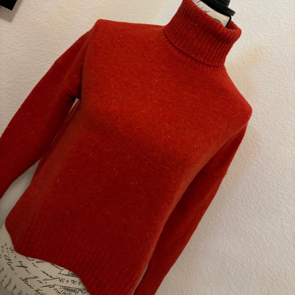 Comfy Whistles Wool Speckled Red Turtleneck Sweater Size Small